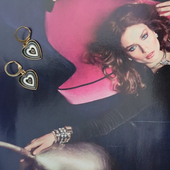 Heart Gold Black White Dangle Earrings Charm Women Fashion Casual Jewelry Gift - Picture 1 of 2